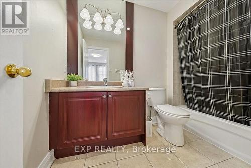 14 Gateway Court, Whitby, ON - Indoor Photo Showing Bathroom