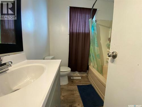748 Rae Street, Regina, SK - Indoor Photo Showing Bathroom