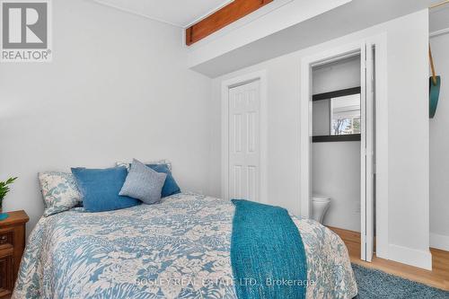 1204 Tiny Beaches Road N, Tiny, ON - Indoor Photo Showing Bedroom