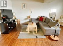 Lower unit - living ro - 