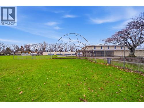 11 10999 Steveston Highway, Richmond, BC - Outdoor