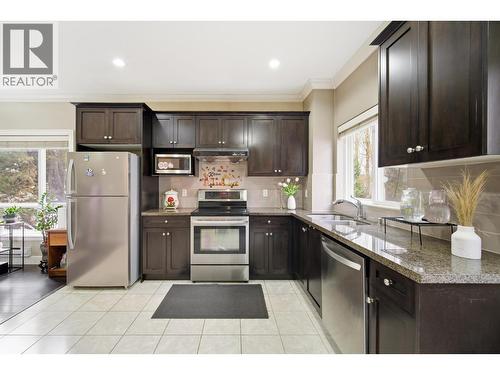 11 10999 Steveston Highway, Richmond, BC - Indoor Photo Showing Kitchen With Stainless Steel Kitchen