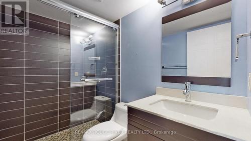 2501 - 750 Bay Street, Toronto, ON - Indoor Photo Showing Bathroom