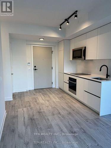 2008 - 327 King Street W, Toronto, ON - Indoor Photo Showing Kitchen