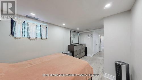 64 Machell Avenue, Aurora, ON - Indoor