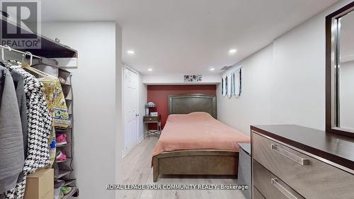 64 Machell Avenue, Aurora, ON - Indoor Photo Showing Bedroom