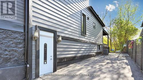 64 Machell Avenue, Aurora, ON - Outdoor