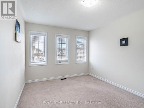 178 Newhouse Boulevard, Caledon, ON - Indoor Photo Showing Other Room