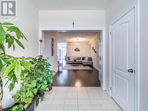 178 Newhouse Boulevard, Caledon, ON - Indoor Photo Showing Other Room