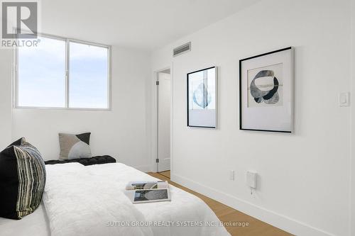 2107 - 820 Burnhamthorpe Road, Toronto, ON 