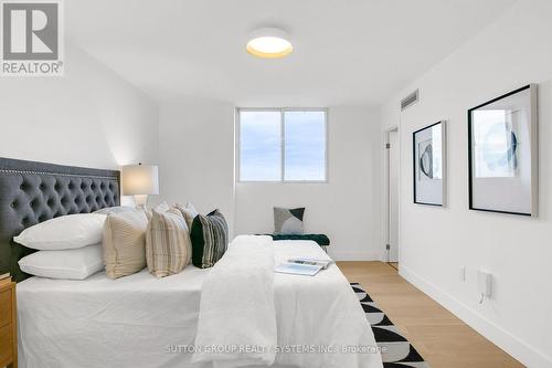 2107 - 820 Burnhamthorpe Road, Toronto, ON - Indoor Photo Showing Bedroom