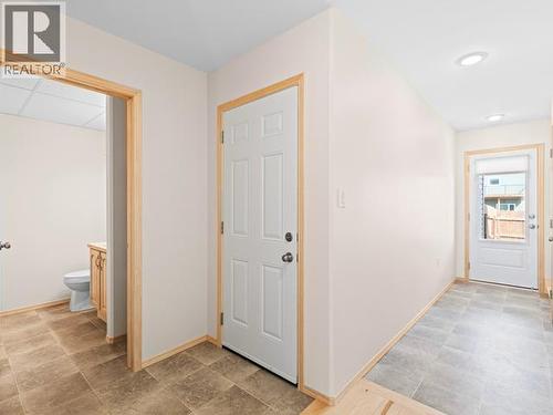 49 Wyvern Avenue, Whitehorse, YT - Indoor