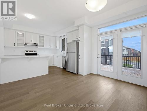 1397 William Halton Parkway, Oakville (Nw Northwest), ON - Indoor Photo Showing Kitchen