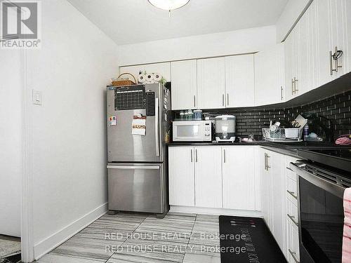 801 - Room 2 - 3555 Derry Road, Mississauga, ON - Indoor Photo Showing Kitchen