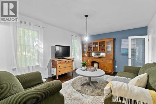 Main floor - 1210 Trans Canada Highway Highway Ne Lot# 1, Salmon Arm, BC - Indoor Photo Showing Living Room