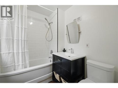 1210 Trans Canada Highway Highway Ne Lot# 1, Salmon Arm, BC - Indoor Photo Showing Bathroom
