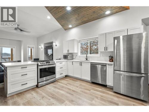 2022 Eagle Bay Road, Blind Bay, BC - Indoor Photo Showing Kitchen With Upgraded Kitchen