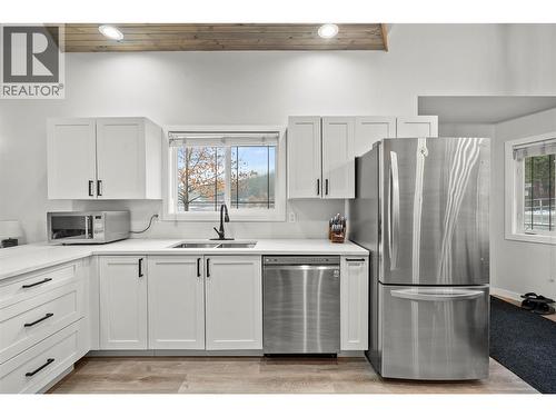 2022 Eagle Bay Road, Blind Bay, BC - Indoor Photo Showing Kitchen With Double Sink