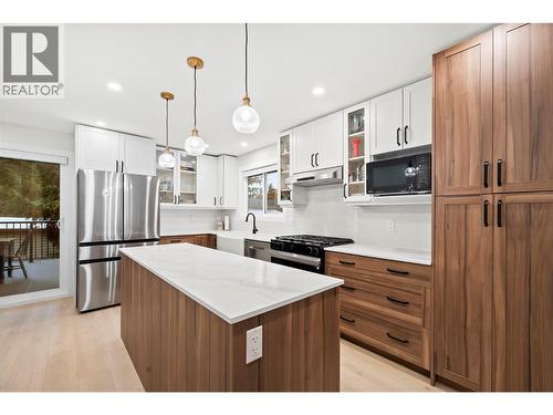2022 Eagle Bay Road, Blind Bay, BC - Indoor Photo Showing Kitchen With Upgraded Kitchen