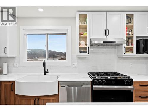 2022 Eagle Bay Road, Blind Bay, BC - Indoor Photo Showing Kitchen With Upgraded Kitchen