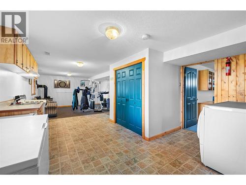 2033 Smith Road, Creston, BC - Indoor