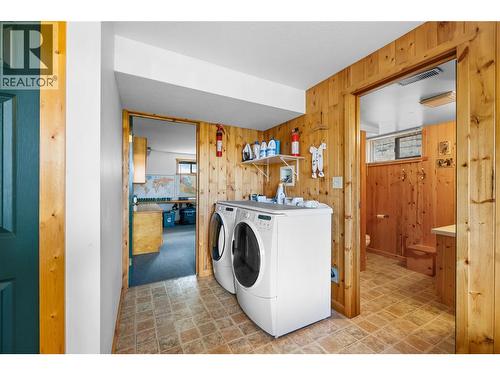 2033 Smith Road, Creston, BC - Indoor Photo Showing Laundry Room