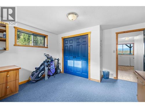 2033 Smith Road, Creston, BC - Indoor