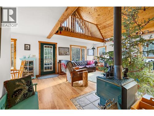 2033 Smith Road, Creston, BC - Indoor