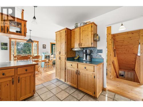 2033 Smith Road, Creston, BC - Indoor Photo Showing Kitchen