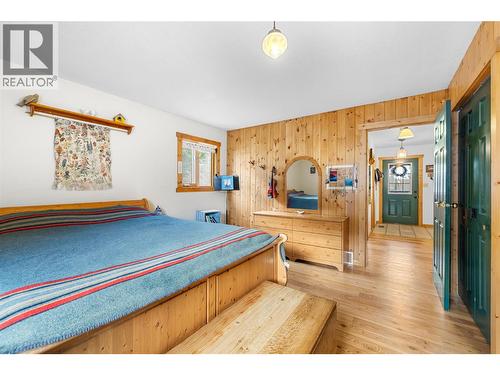 2033 Smith Road, Creston, BC - Indoor