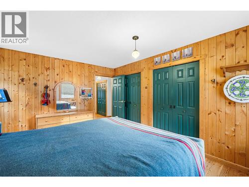 2033 Smith Road, Creston, BC - Indoor Photo Showing Bedroom