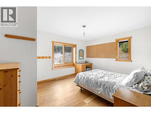 2033 Smith Road, Creston, BC - Indoor Photo Showing Bedroom