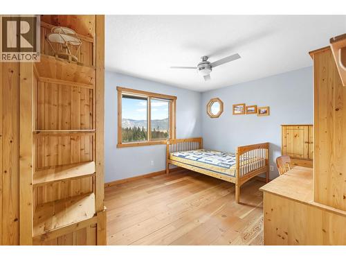 2033 Smith Road, Creston, BC - Indoor Photo Showing Bedroom