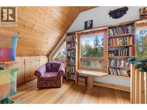 2033 Smith Road, Creston, BC - Indoor