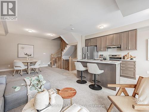 1104 Lockie Drive, Oshawa, ON - Indoor Photo Showing Kitchen With Upgraded Kitchen