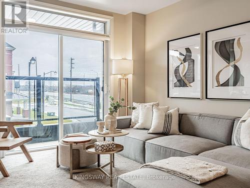 1104 Lockie Drive, Oshawa, ON - Indoor Photo Showing Living Room