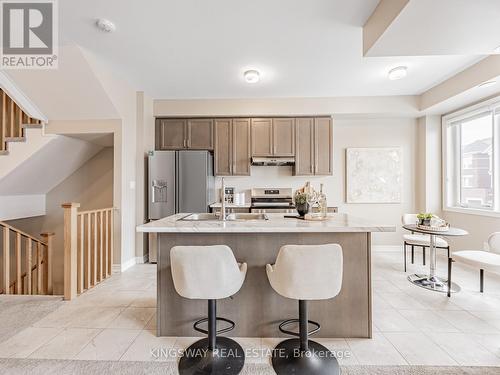1104 Lockie Drive, Oshawa, ON - Indoor Photo Showing Kitchen