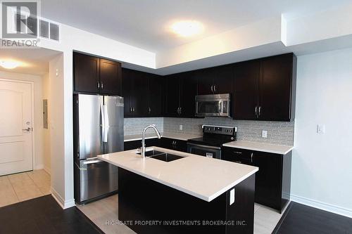 229 - 3905 Major Mackenzie Drive, Vaughan, ON - Indoor Photo Showing Kitchen With Double Sink With Upgraded Kitchen