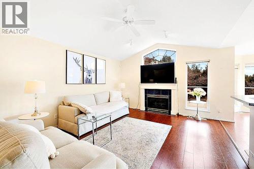 5205 Macneill Court, Peachland, BC - Indoor Photo Showing Living Room With Fireplace