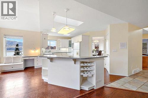 5205 Macneill Court, Peachland, BC - Indoor Photo Showing Kitchen