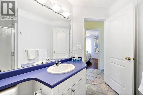 5205 Macneill Court, Peachland, BC - Indoor Photo Showing Bathroom