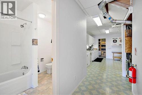 5205 Macneill Court, Peachland, BC - Indoor