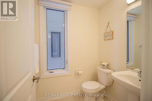 39 Connolly Road, Kawartha Lakes (Lindsay), ON - Indoor Photo Showing Bathroom