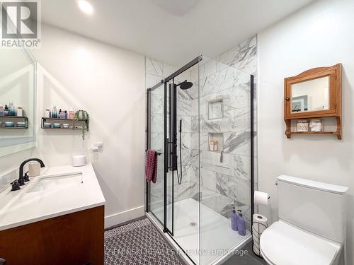 637 Montrock Street, Iroquois Falls, ON - Indoor Photo Showing Bathroom