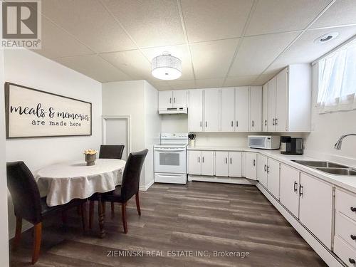 637 Montrock Street, Iroquois Falls, ON - Indoor