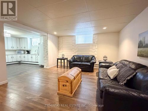 637 Montrock Street, Iroquois Falls, ON - Indoor