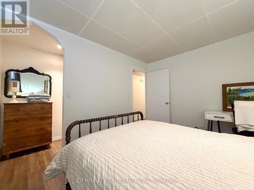 637 Montrock Street, Iroquois Falls, ON - Indoor Photo Showing Bedroom