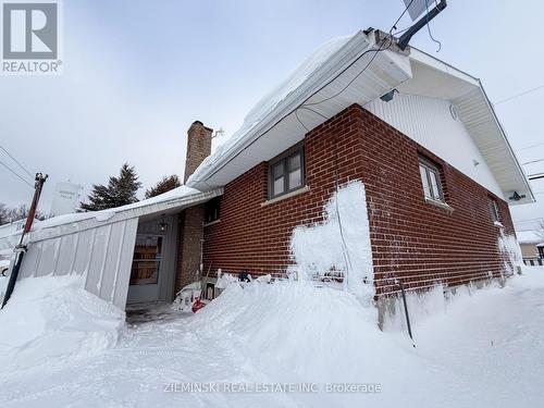 637 Montrock Street, Iroquois Falls, ON - Outdoor With Exterior