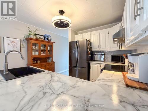 637 Montrock Street, Iroquois Falls, ON - Indoor Photo Showing Kitchen