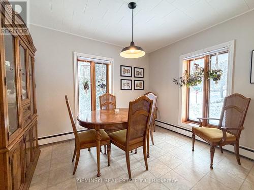 637 Montrock Street, Iroquois Falls, ON - Indoor Photo Showing Dining Room